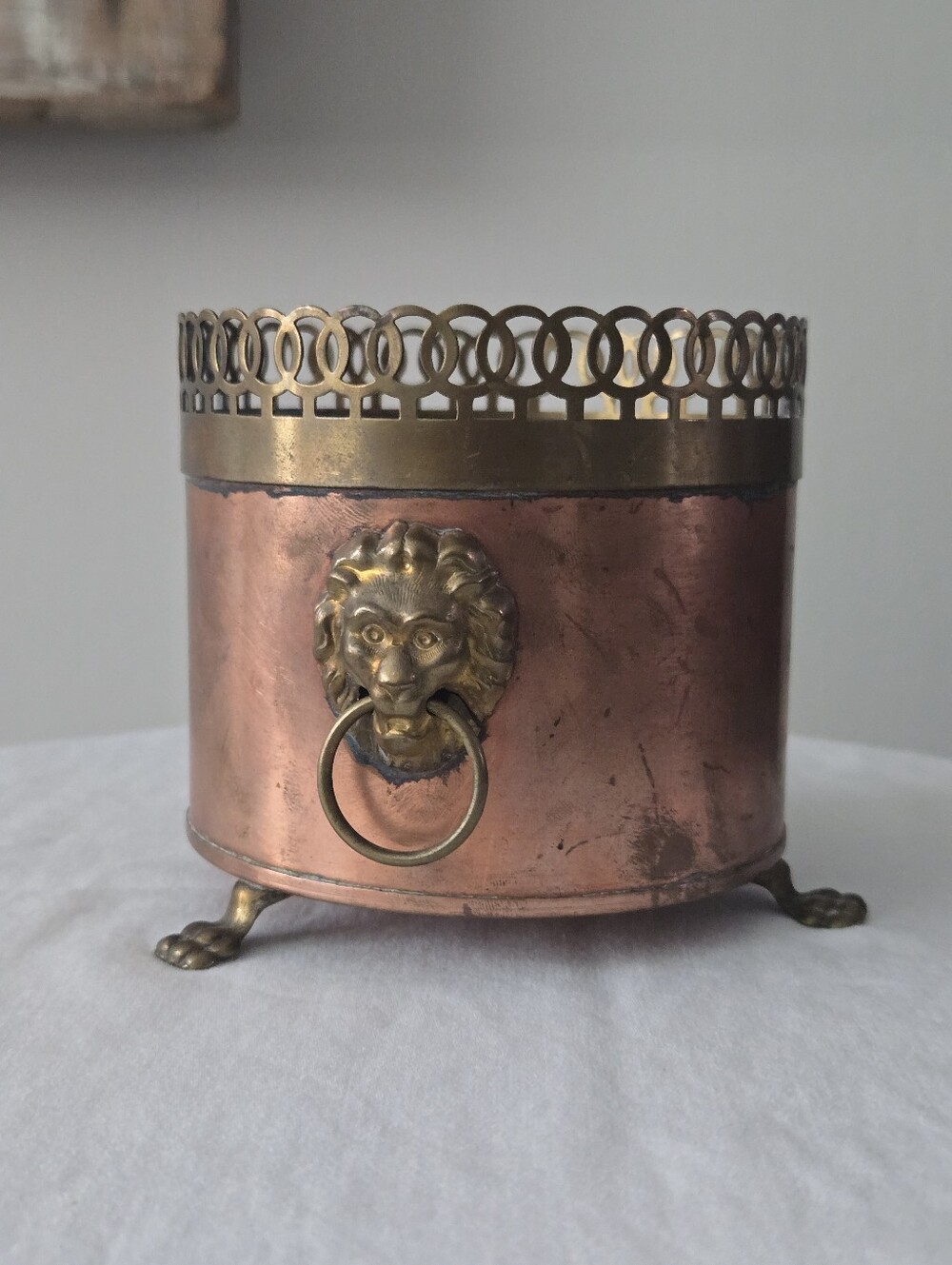 VTG 1960s Planetware Copper Brass Lion Head Pierced Trim Footed Planter Pot